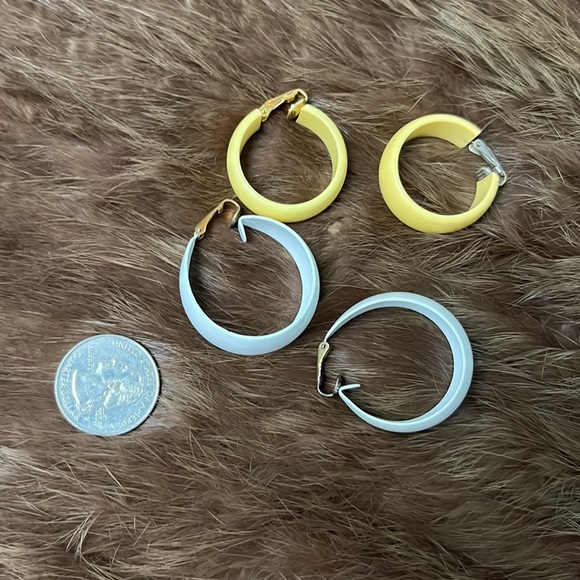 Vintage clip on earrings 🖤 - Picture 7 of 7